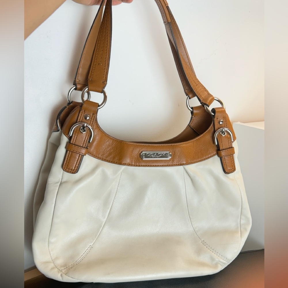 COACH • Shoulder Purse, perfect straps, New Condition, Authentic